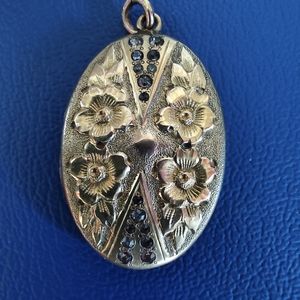 VICTORIAN PENDANT